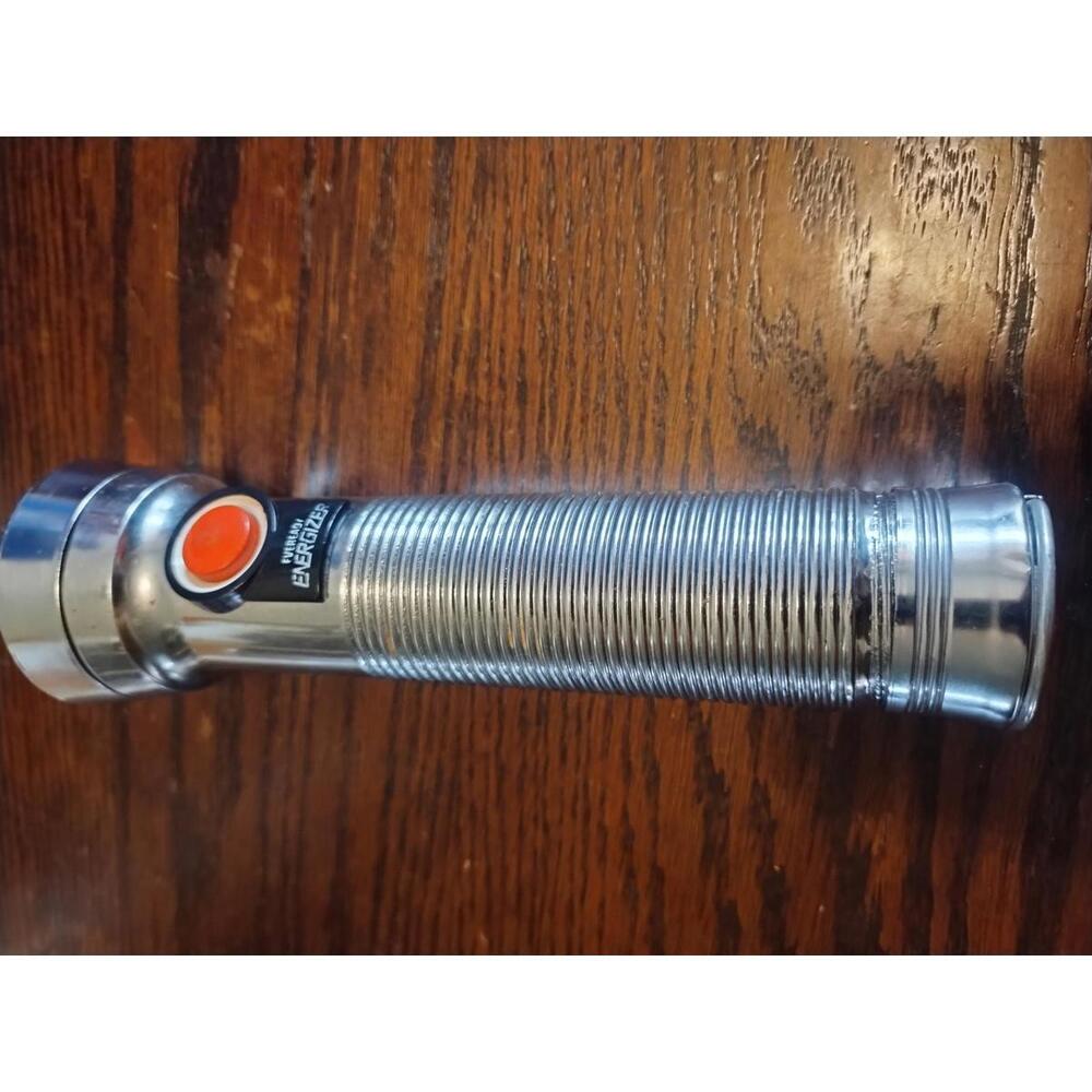 Vintage Flashlight Eveready Energizer 7.5in Union Carbide Chrome New York, Works